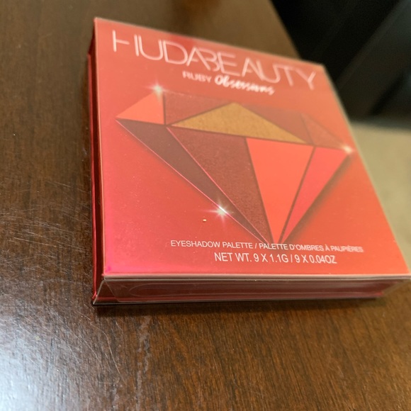 Huda Beauty Obsessions Palette Ruby - Picture 2 of 4